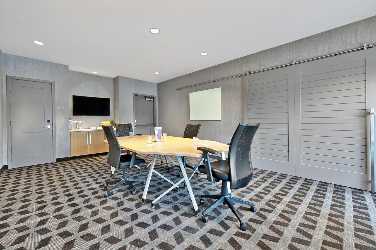 Towneplace By Marriott Sacramento Hotel